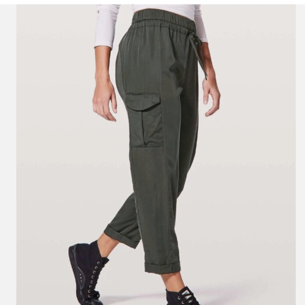 Lululemon Athletica Move Lightly Green Pants 25" Size 12 Athleisure Lounge Comfy